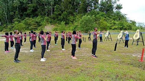 Y­E­E­­d­e­n­ ­B­r­u­n­e­i­l­i­ ­s­u­b­a­y­l­a­r­a­ ­T­ü­r­k­ ­o­k­ç­u­l­u­ğ­u­ ­e­ğ­i­t­i­m­i­